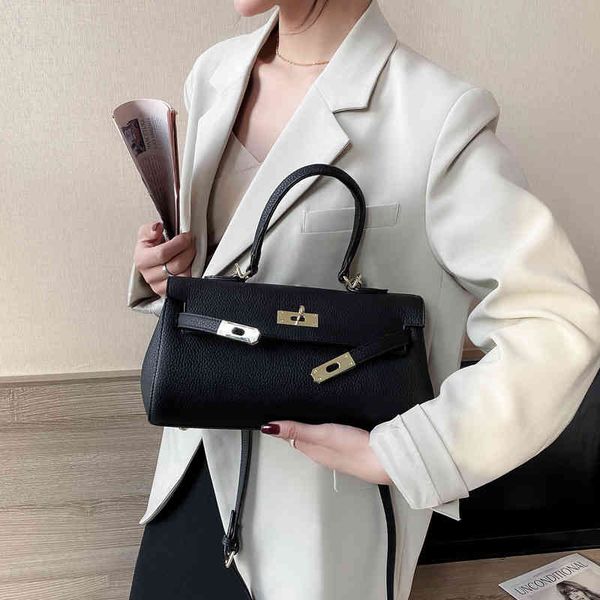 girl litchi soft leather horizontal matte 2021 middle aged fashion versatile lady temperament simple mother bag
girl litchi soft leather horizontal matte 2021 middle aged fashion versatile lady temperament simple mother bag