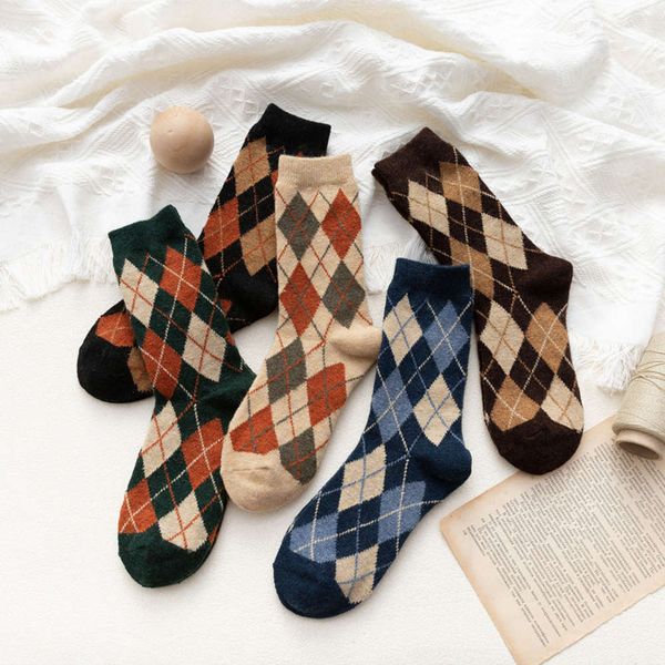 new in autumn winter of 20 british style diamond lattice middle tube wool socks, thickened and warm women's socks, Black;white
new in autumn winter of 20 british style diamond lattice middle tube wool socks, thickened and warm women's socks, Black;white