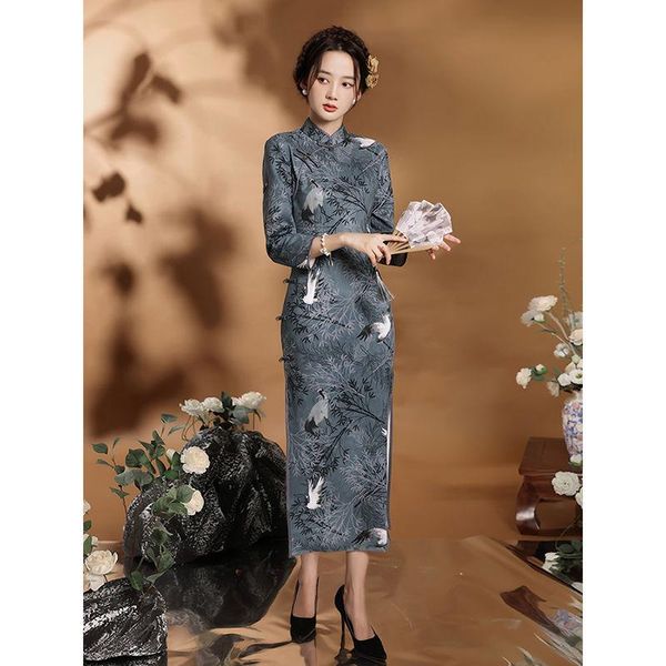 ethnic clothing long sleeve cheongsam 2021 autumn young retro chinese style improved girls deerskin velvet dress., Red
ethnic clothing long sleeve cheongsam 2021 autumn young retro chinese style improved girls deerskin velvet dress., Red