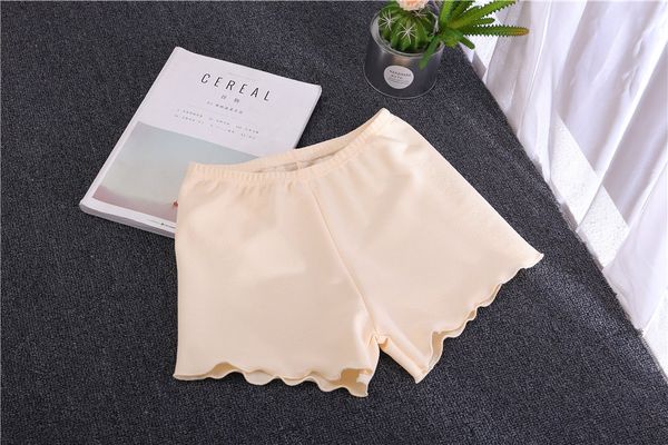 summer shorts. safety pants anti-exposure bubble shorts plus-sized korean style ruffled large size shorts summer thin inner wearing pants. b, White;black
summer shorts. safety pants anti-exposure bubble shorts plus-sized korean style ruffled large size shorts summer thin inner wearing pants. b, White;black