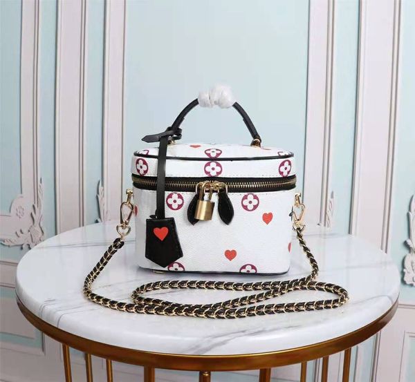 2020 new luxury fashion bag printed canvas perfect shape handbag fashion trend messenger bag
2020 new luxury fashion bag printed canvas perfect shape handbag fashion trend messenger bag