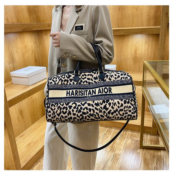 70% factory store travel female letter printing tide hand-held messenger single shoulder capacity short distance travel luggage bag
70% factory store travel female letter printing tide hand-held messenger single shoulder capacity short distance travel luggage bag