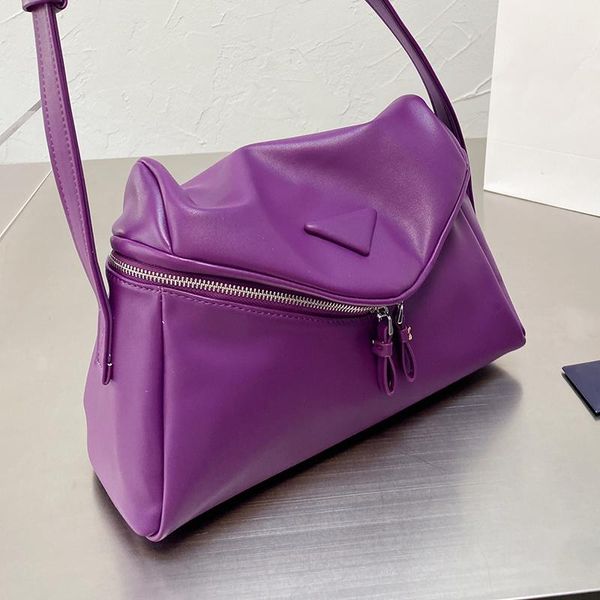 luxury designer women evening bags italy milano classic triangle woman leather crossbody handbags lagre capacity handbag luxurys designers b
luxury designer women evening bags italy milano classic triangle woman leather crossbody handbags lagre capacity handbag luxurys designers b