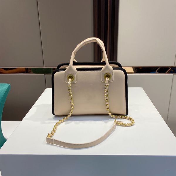 r bags shoulder bag handbags cross body genuine leather totes crossbody classic retro purses chain lady 3 color size 27 18 cm with original
r bags shoulder bag handbags cross body genuine leather totes crossbody classic retro purses chain lady 3 color size 27 18 cm with original