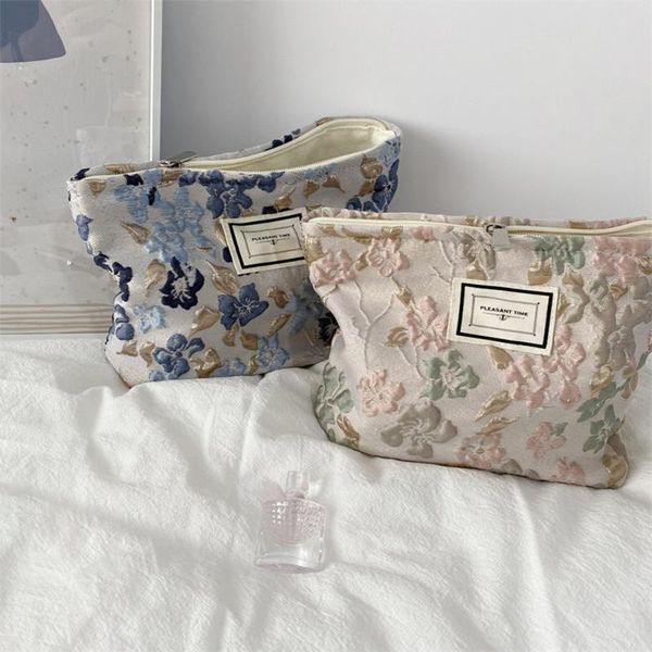 cosmetic bags & cases 1pc fashion relief flowers print bag canvas washing large capacity women travel pouch make up storage
cosmetic bags & cases 1pc fashion relief flowers print bag canvas washing large capacity women travel pouch make up storage