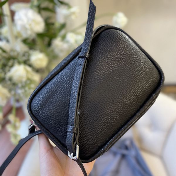 2021 style designer ladies fashion bags clutch big brand messenger classic camera bag cross body
2021 style designer ladies fashion bags clutch big brand messenger classic camera bag cross body