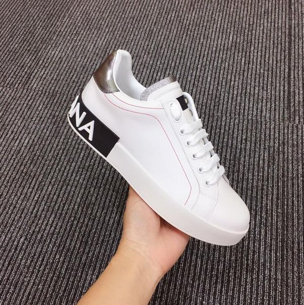 2021 paris crystal bottom triple s casual shoes dad shoes platform triple s sneakers men women vintage kanye old grandpa trainer shoes, Black
2021 paris crystal bottom triple s casual shoes dad shoes platform triple s sneakers men women vintage kanye old grandpa trainer shoes, Black