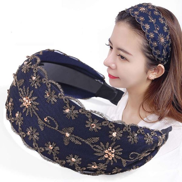 wide edge embroidery crystal covered white hoop pressure circle feminine temperament fashion broken, Black;brown
wide edge embroidery crystal covered white hoop pressure circle feminine temperament fashion broken, Black;brown