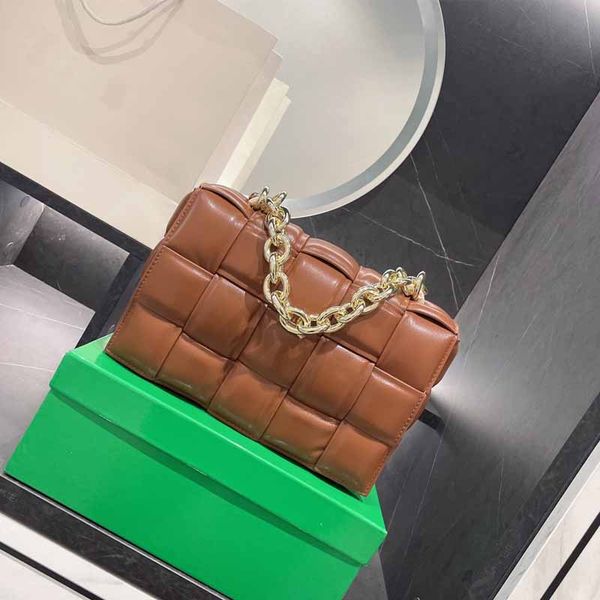 classic women shoulder bag high-quality imported cowhide materials material fashion luxurys designers crossbody bags handbag purse
classic women shoulder bag high-quality imported cowhide materials material fashion luxurys designers crossbody bags handbag purse