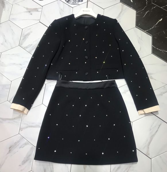 high end women's coats and skirts sets milan runway countless crystals women's sets black/white sets 2 pieces 20218
high end women's coats and skirts sets milan runway countless crystals women's sets black/white sets 2 pieces 20218