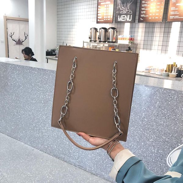 lady fashion leather handbag 2021 luxury handbag designer large capacity elegant women shoulder bag trend all-match chain bag
lady fashion leather handbag 2021 luxury handbag designer large capacity elegant women shoulder bag trend all-match chain bag