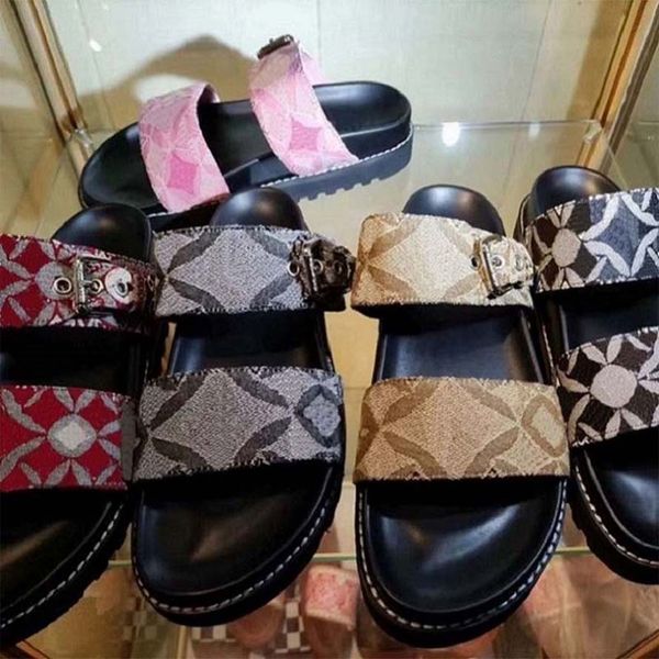 women shoes rubber slipper sandals summer beach outdoor cool slippers fashion wide lady household slide flat flip flops with box home011 006, Black
women shoes rubber slipper sandals summer beach outdoor cool slippers fashion wide lady household slide flat flip flops with box home011 006, Black