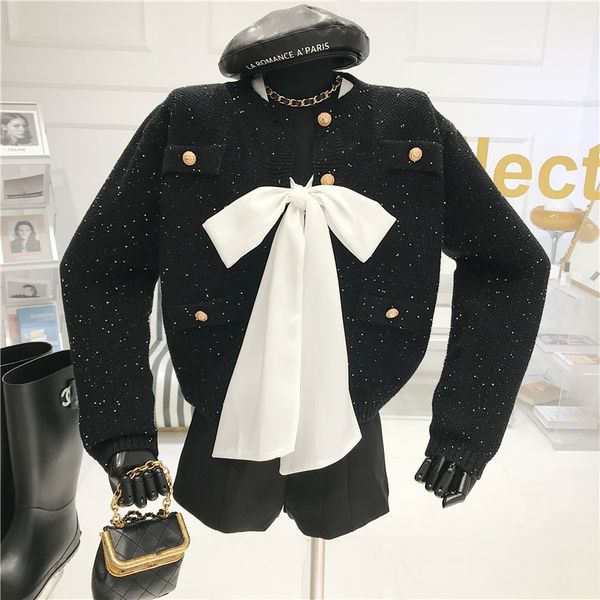 of two spring pieces design temperate white shirt + sequins crocheted coat spxn
of two spring pieces design temperate white shirt + sequins crocheted coat spxn