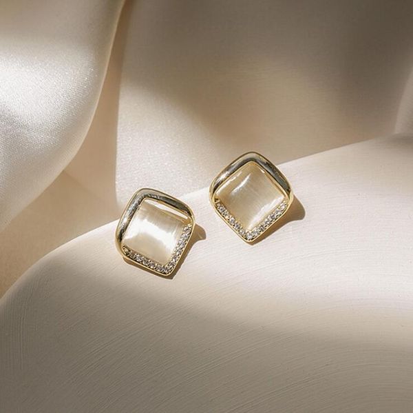 2021 fashion all-match opal charm earrings women's jewelry party social send lovers diamonds not fading, Golden
2021 fashion all-match opal charm earrings women's jewelry party social send lovers diamonds not fading, Golden
