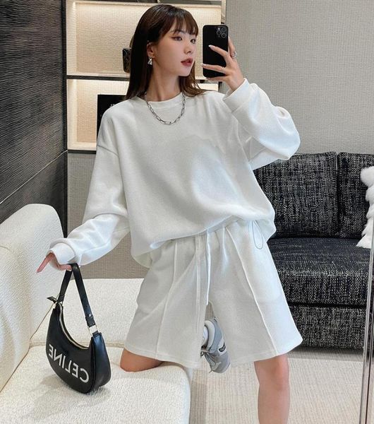 women's tracksuits 2021 autumn fashion sports and leisure suits, long-sleeved sweaters, high-waisted thin loose straight shorts women, Gray
women's tracksuits 2021 autumn fashion sports and leisure suits, long-sleeved sweaters, high-waisted thin loose straight shorts women, Gray