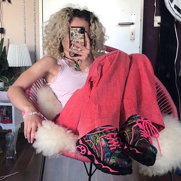pink corduroy straight pants capri with strips loose high waist woman pants casual autumn winter ladies trousers 2021, Black;white
pink corduroy straight pants capri with strips loose high waist woman pants casual autumn winter ladies trousers 2021, Black;white