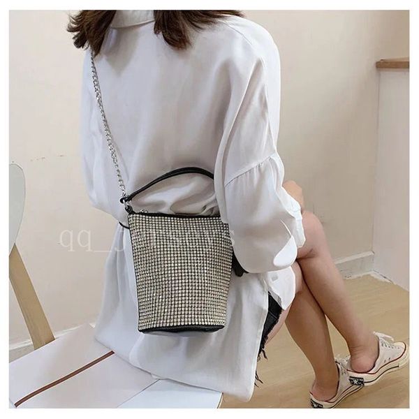 diamond bucket bags cross body designers handbag luxurys ladies bag shoulder women purse fashion
diamond bucket bags cross body designers handbag luxurys ladies bag shoulder women purse fashion