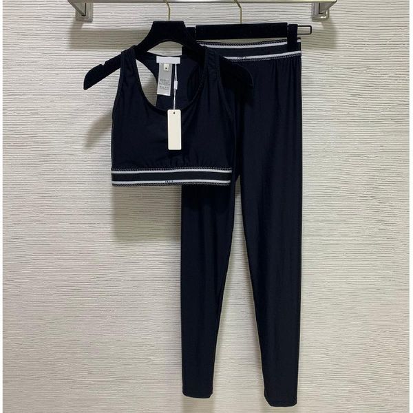 women's two piece pants 2021 luxury design fashion high-end temperament lady leopard print ruffle lace up waist thin dress sexy, White
women's two piece pants 2021 luxury design fashion high-end temperament lady leopard print ruffle lace up waist thin dress sexy, White