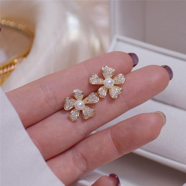 stud jewelry design elegant exquisite luxury 14k real gold irregular flower earrings for women cubic zircon zc, Golden;silver
stud jewelry design elegant exquisite luxury 14k real gold irregular flower earrings for women cubic zircon zc, Golden;silver