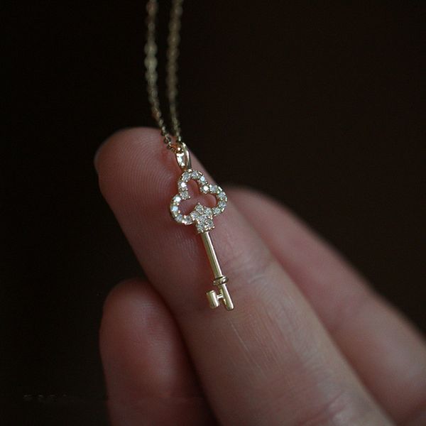 925 sterling zilver pave crystal vintage sleutel hanger 14k gold plating ketting vrouwen licht luxe temperament jurk sieraden, Silver
925 sterling zilver pave crystal vintage sleutel hanger 14k gold plating ketting vrouwen licht luxe temperament jurk sieraden, Silver