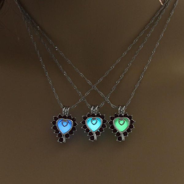 pendant necklaces heart-shaped luminous necklace black frame glow in the dark give out light jewelry women gifts gem, Silver
pendant necklaces heart-shaped luminous necklace black frame glow in the dark give out light jewelry women gifts gem, Silver