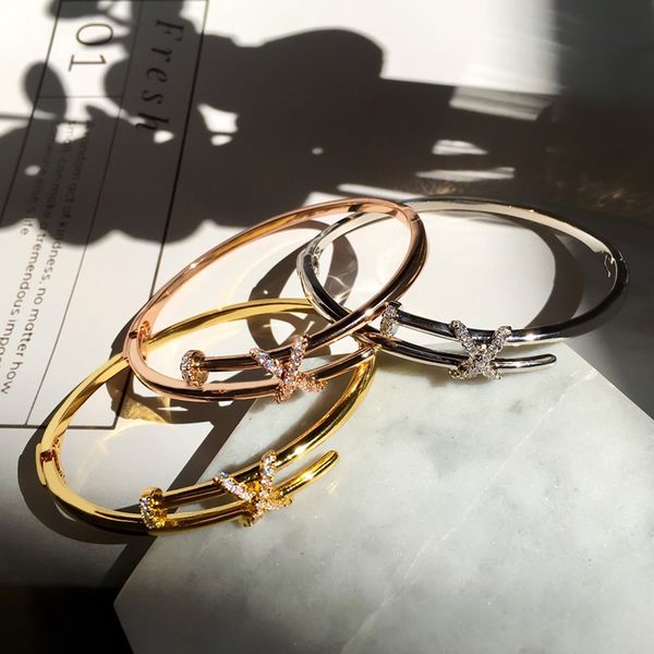 stainless steel nail bracelet inlay diamond screw nail cuff bracelet women men luxury designer jewelry for women with box, Golden;silver
stainless steel nail bracelet inlay diamond screw nail cuff bracelet women men luxury designer jewelry for women with box, Golden;silver