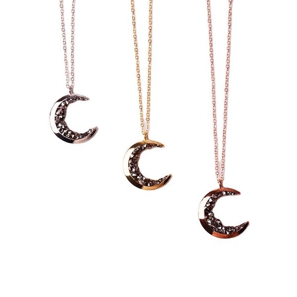 new necklace japanese and korean fashion black zircon moon pendant temperament short clavicle chain
new necklace japanese and korean fashion black zircon moon pendant temperament short clavicle chain