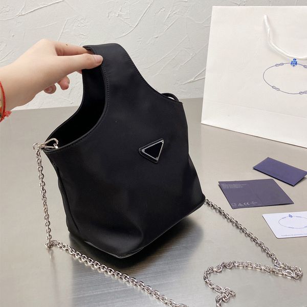 factory direct sale 75% off new oxford women's parachute cloth messenger mother single shoulder with large quantity is preferred bags
factory direct sale 75% off new oxford women's parachute cloth messenger mother single shoulder with large quantity is preferred bags