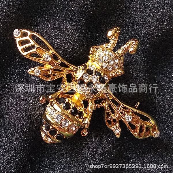 classic crosin ch new golden little bee accessories amashi simple fashion atmosphere brooch pin jewelry brooch
classic crosin ch new golden little bee accessories amashi simple fashion atmosphere brooch pin jewelry brooch