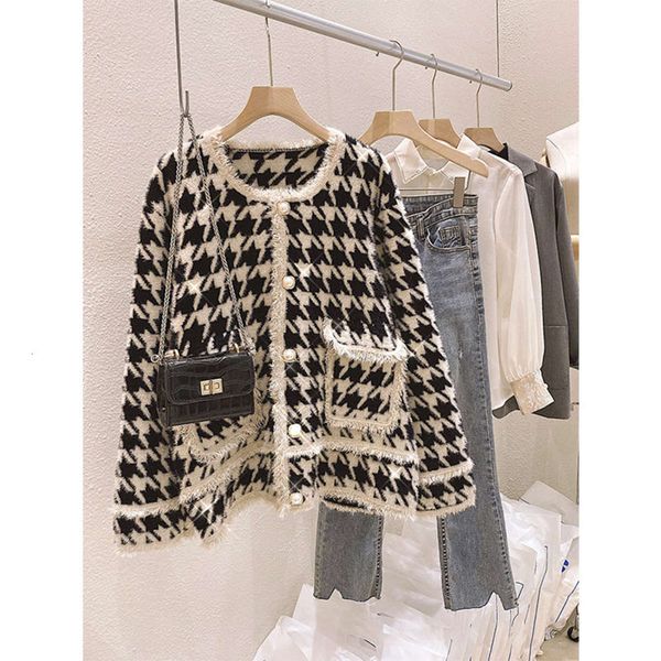 and cardigan women's autumn xiaoxiangfeng winter 2020 knitted new sweater coat korean loose wear xiaoxiang style fashion luxury, White;black
and cardigan women's autumn xiaoxiangfeng winter 2020 knitted new sweater coat korean loose wear xiaoxiang style fashion luxury, White;black