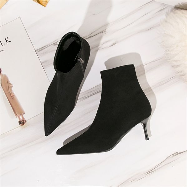 women's rubber pointed boots, solid, black, brown, zipper, elegant, sexy, high heels, autumn and winter series 2020
women's rubber pointed boots, solid, black, brown, zipper, elegant, sexy, high heels, autumn and winter series 2020