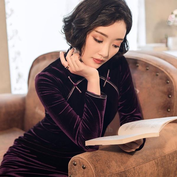 ethnic clothing and elegant: autumn winter slim double breasted velvet dress, elegant grand annual meeting cheongsam, Red
ethnic clothing and elegant: autumn winter slim double breasted velvet dress, elegant grand annual meeting cheongsam, Red