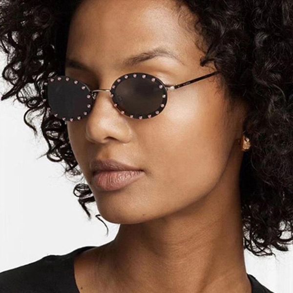 sunglasses oval diamond-studded metal punk trend street style retro women gafas de sol ovaladas para mujer, White;black
sunglasses oval diamond-studded metal punk trend street style retro women gafas de sol ovaladas para mujer, White;black