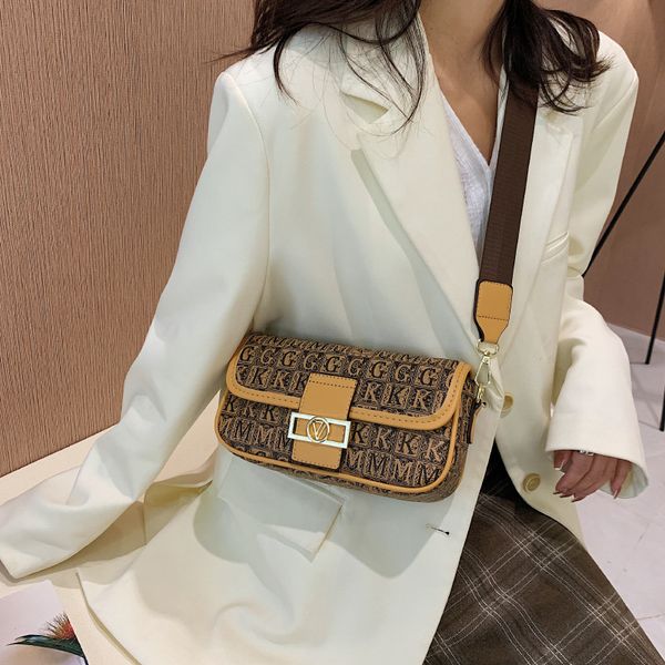 factory direct sale 75% off small women's 2021 autumn and winter new broadband single shoulder messenger printed small square straight
factory direct sale 75% off small women's 2021 autumn and winter new broadband single shoulder messenger printed small square straight
