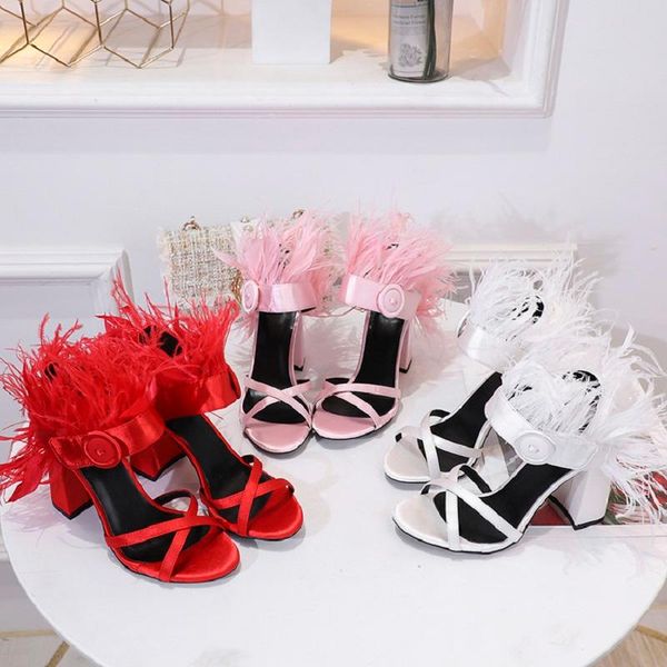 2021 summer new feather masquerade dress high heels thick heel bride bridesmaid wedding shoes large size female sandals, Black
2021 summer new feather masquerade dress high heels thick heel bride bridesmaid wedding shoes large size female sandals, Black