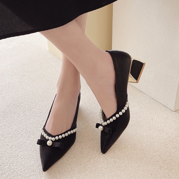 elegant ladies pearl pointed toe pumps 2021 spring summer comfortable med heels shoes woman red black wedding dress shoesdress shoes
elegant ladies pearl pointed toe pumps 2021 spring summer comfortable med heels shoes woman red black wedding dress shoesdress shoes