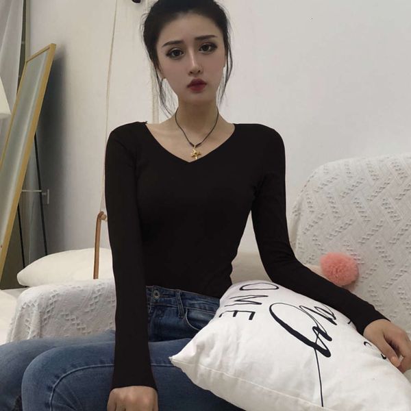 black long sleeve base coat for women's new autumn 2020 tight v-neck and slim t-shirt with low collar, White 
black long sleeve base coat for women's new autumn 2020 tight v-neck and slim t-shirt with low collar, White