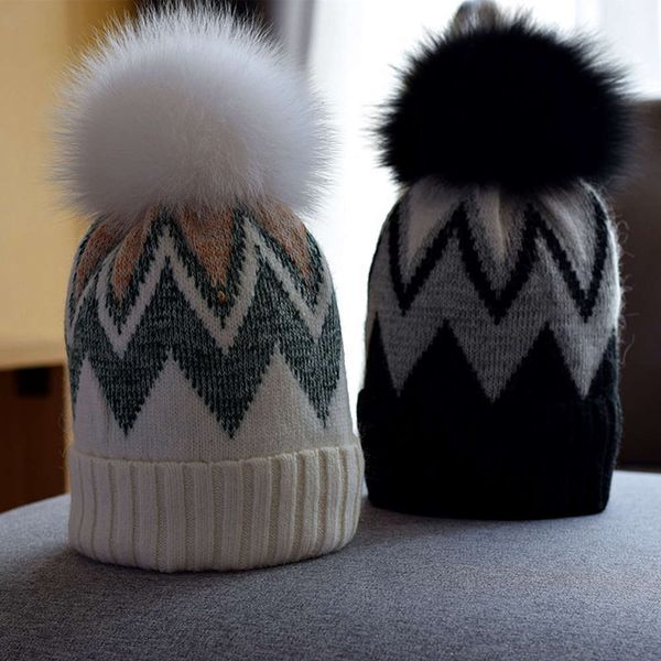 hat autumn and winter net red wool of the same style, women's real fur ball , warm thickened knitted, Blue;gray
hat autumn and winter net red wool of the same style, women's real fur ball , warm thickened knitted, Blue;gray