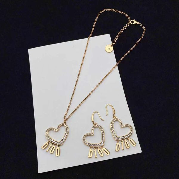 d family 2021 new love necklace female dijia net red same heart letter earrings, Silver
d family 2021 new love necklace female dijia net red same heart letter earrings, Silver