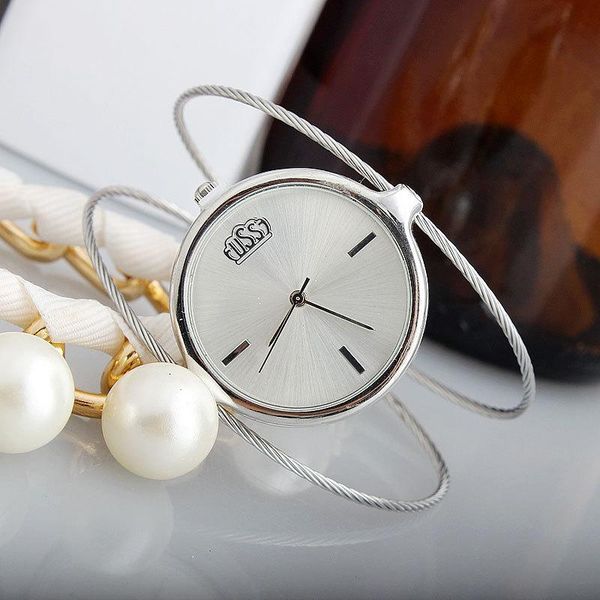 wristwatches stylish simple women's watch alloy bracelet strap band analog quartz ladies wrist relogio feminino 2021, Slivery;brown
wristwatches stylish simple women's watch alloy bracelet strap band analog quartz ladies wrist relogio feminino 2021, Slivery;brown