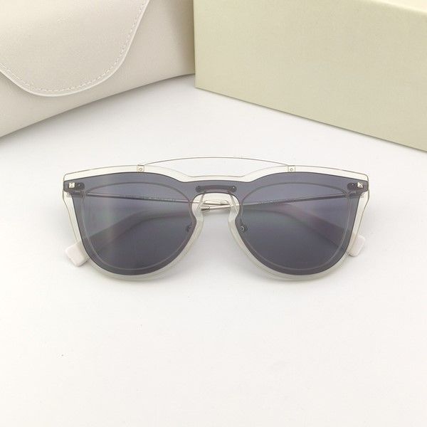 4008 new fashion women sunglasses cat-eye butterfly-shaped frames new send boxsunglasses simple atmosphere all-match uv400 protective, White;black
4008 new fashion women sunglasses cat-eye butterfly-shaped frames new send boxsunglasses simple atmosphere all-match uv400 protective, White;black