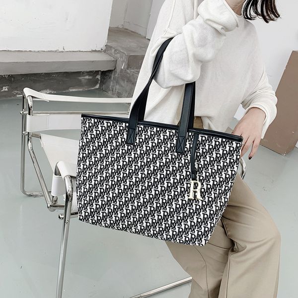 fashion bag women large capacity tote simple single shoulder handbag handbags
fashion bag women large capacity tote simple single shoulder handbag handbags