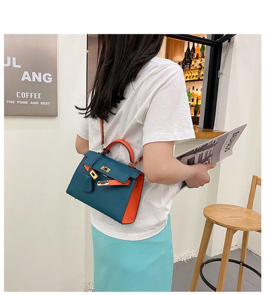 second generation female advanced feeling 2021 fashion color matching mini portable one shoulder messenger bag
second generation female advanced feeling 2021 fashion color matching mini portable one shoulder messenger bag