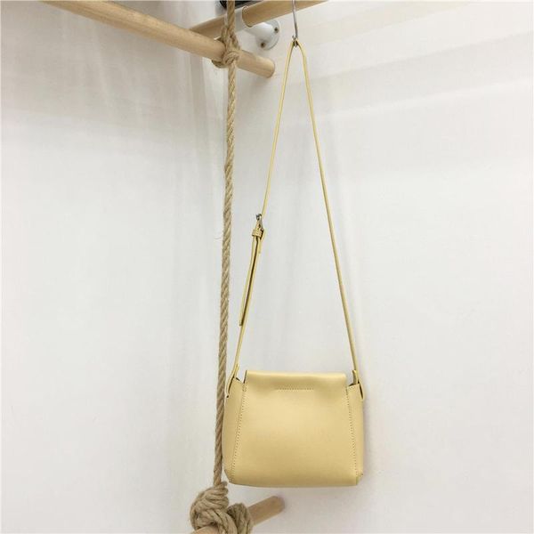 evening bags female bag ins niche summer messenger simple one-shoulder magnetic buckle clip small square
evening bags female bag ins niche summer messenger simple one-shoulder magnetic buckle clip small square