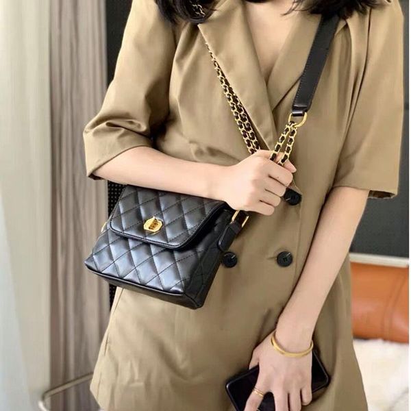 cross body fashion chain handbag for women 2021 pu leather shoulder messenger bags luxury female travel tote bag small purse
cross body fashion chain handbag for women 2021 pu leather shoulder messenger bags luxury female travel tote bag small purse
