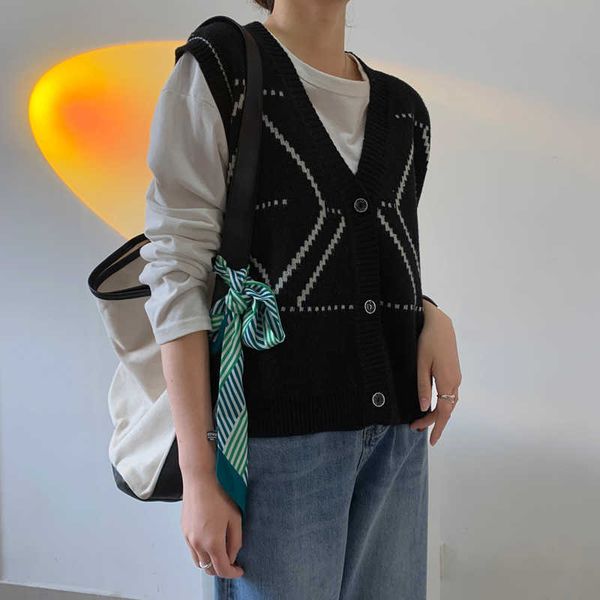 spring geometric v-neck sleeveless sweater vest women single breasted cardigan knitted loose casual 210607, Black;white
spring geometric v-neck sleeveless sweater vest women single breasted cardigan knitted loose casual 210607, Black;white