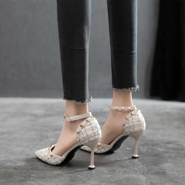 one button rivet high heels small 32 pointed thin heel sho women large size 41 color matching fashion move, Black
one button rivet high heels small 32 pointed thin heel sho women large size 41 color matching fashion move, Black