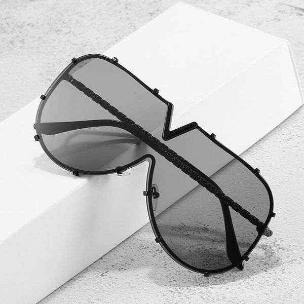 colors v-shaped oversized sunglasses metal frame hip hop punk eyewear fashion accessories shield glasses vintage women men, White;black
colors v-shaped oversized sunglasses metal frame hip hop punk eyewear fashion accessories shield glasses vintage women men, White;black