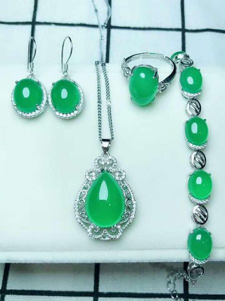 bracelet, earrings & necklace c29#925 silver inlaid natural chalcedony set, the jade face is clean and translucent, Black
bracelet, earrings & necklace c29#925 silver inlaid natural chalcedony set, the jade face is clean and translucent, Black