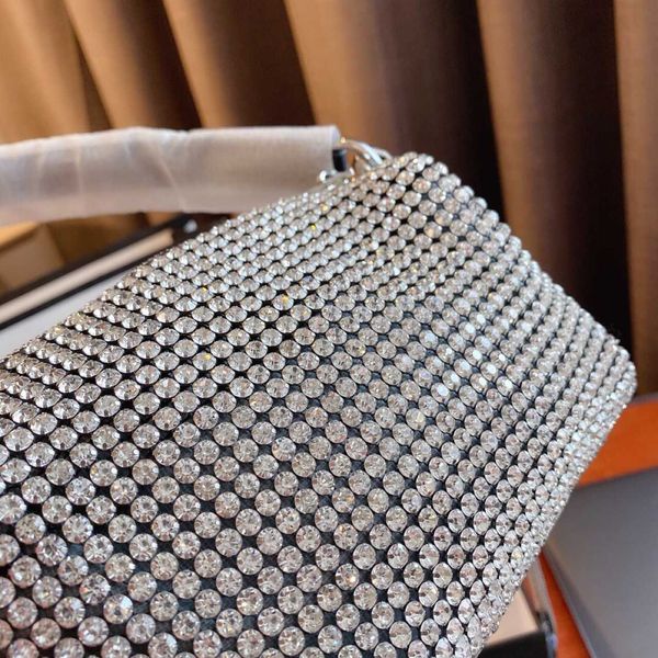 1:1 dawang girl's underarm snake bone chain single shoulder messenger fashion versatile east gate bag
1:1 dawang girl's underarm snake bone chain single shoulder messenger fashion versatile east gate bag